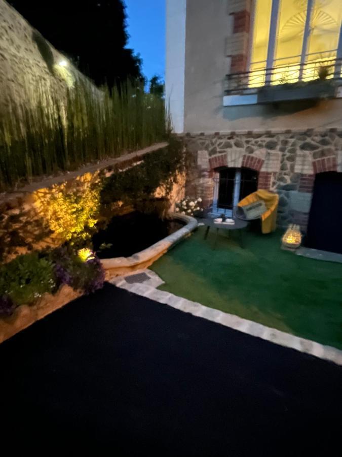 La Demeure Acomodação com café da manhã Sillé-le-Guillaume Exterior foto